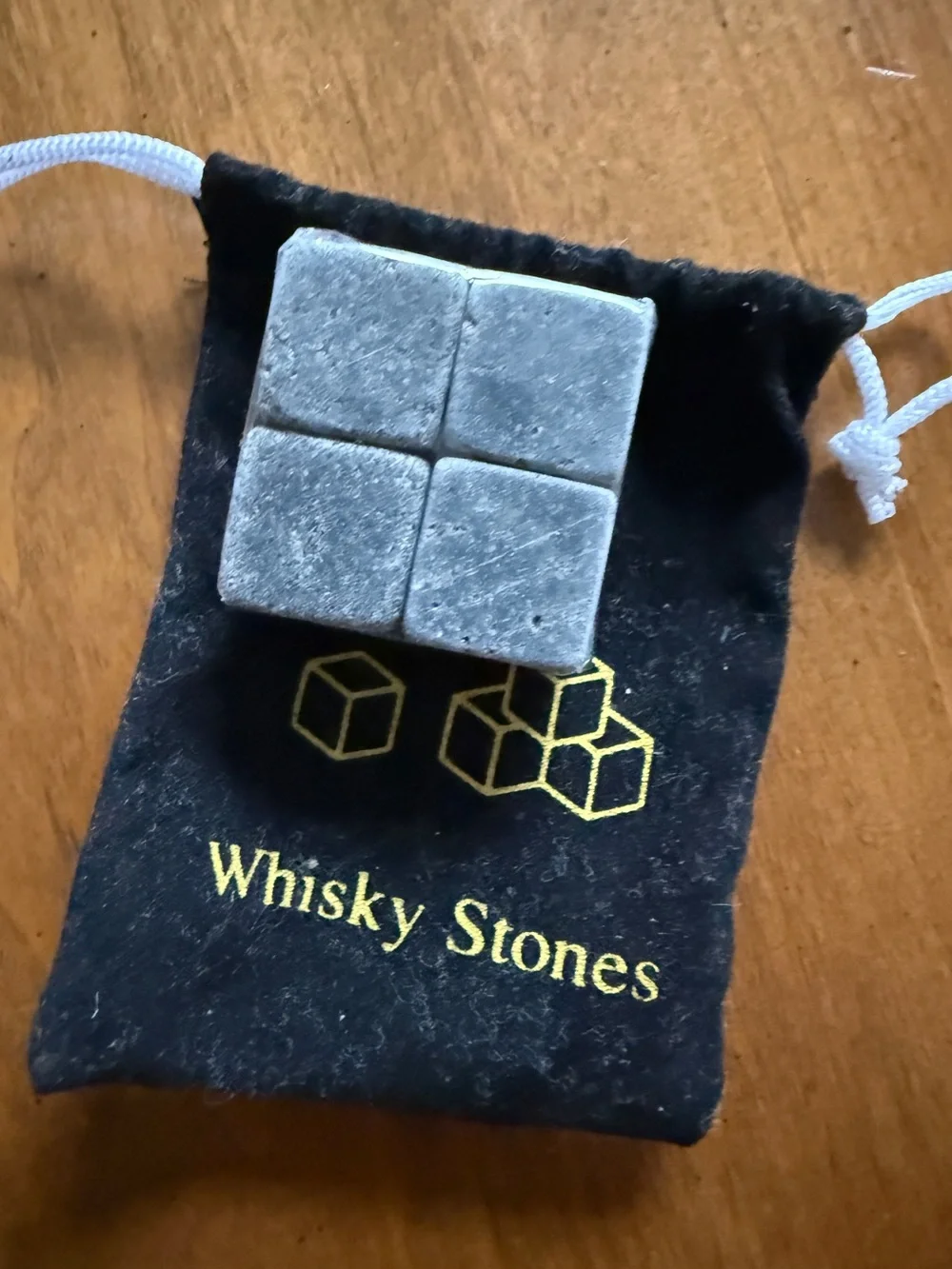 New  Stainless Steel Cube Ice Chiller - Reusable Whiskey Stones set of 4